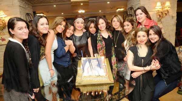 بالصور.. بعد شفائها من مرض السرطان" بسمة وهبة" تحتفل بعيد ميلادها بمشاركة نجوم الفن
