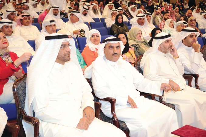 جانب من الحضور ويبدو رئيس جمعية المعلمين متعب العتيبي
