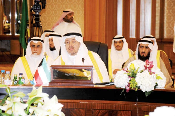 د عادل الفلاح مترئسا وفد الكويت 