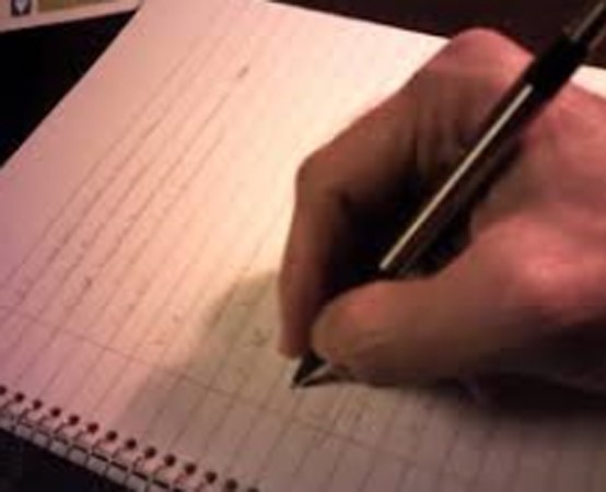 مذكرة استدعاء لأداء واجب هيئة المحلفين إلى... كلبة