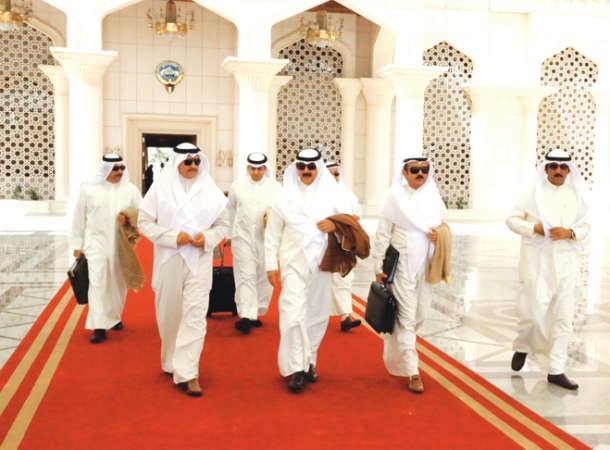 وكيل وزارة الخارجية خالد الجارالله اثناء مغادرته البلاد امس متوجها الى الرياض﻿