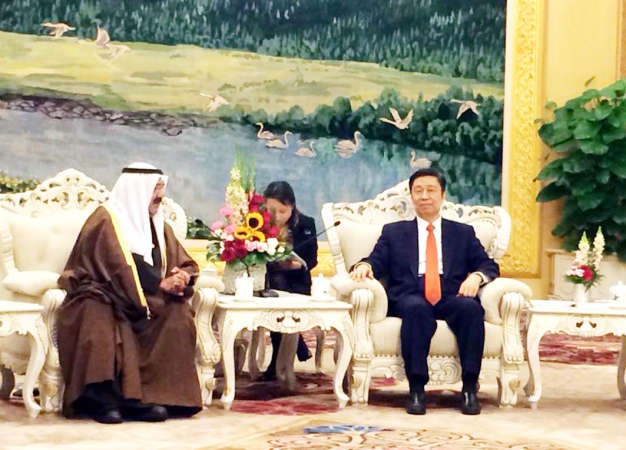 الشيخ ناصر صباح الاحمد مع نائب رئيس جمهورية الصين الشعبية لي يوانتشاو 