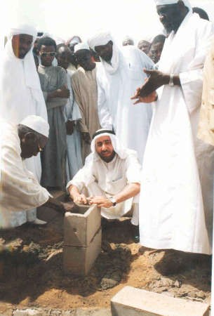 النوري يضع حجر الاساس لاحد المساجد في افريقيا﻿