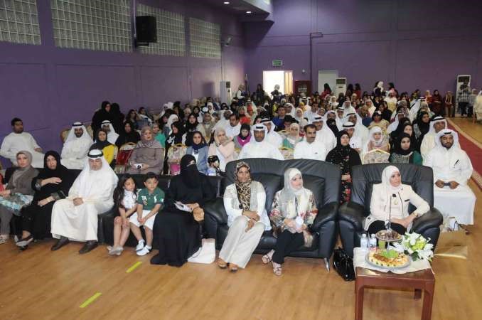 الشيخة فوزية الصباح متقدمة الحضور 	محمد خلوصي﻿