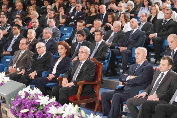الرئيس سليمان مشاركا برتبة دفن المسيح في الكسليك امس محمود الطويل
