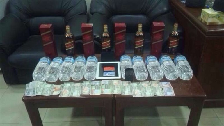 كمية الخمور المضبوطة بسيارة المتهم الهارب