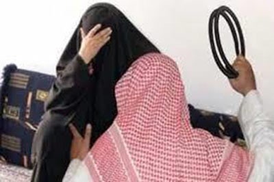 السعودية: معنف يطلب من المحكمة أن تنفذ زوجته حكم الجلد الصادر بحقه