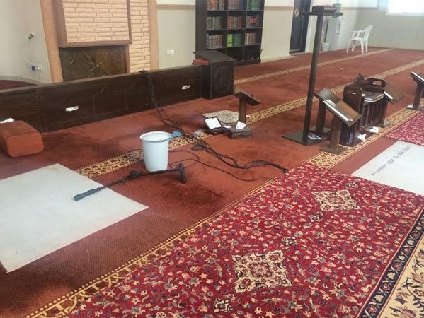 بالصور.. مجهول يسدد 9 طعنات لمؤذن داخل مسجد بشرق الرياض 