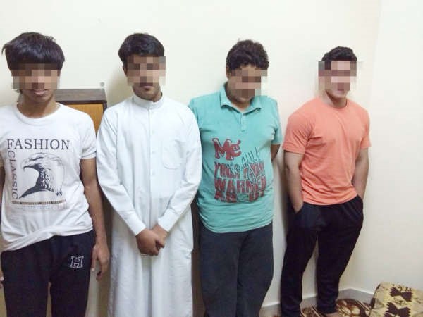 الاحداث بعد ضبطهم في مديرية امن الجهراء