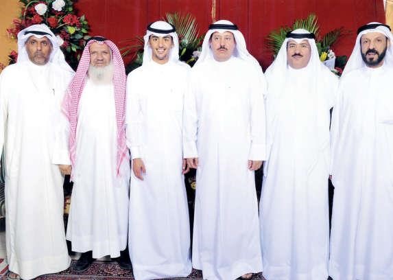 اللواء مشعل المطيري ومبارك بن زريق وسند الجري يهنئون