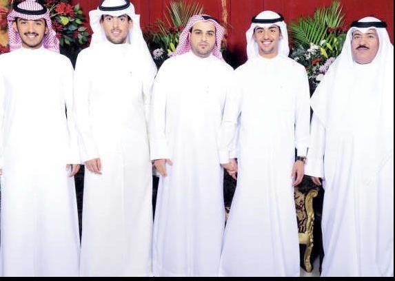 الملازم عبدالرحمن مع والده وسعد العجمي والملازمان سعد الريمان وخالد الحشه