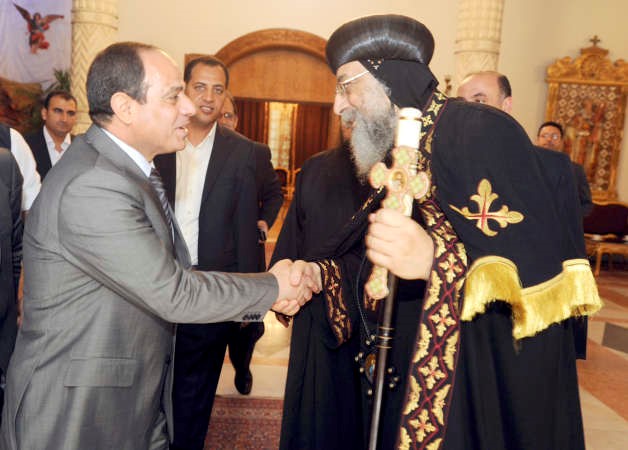 البابا تواضروس الثاني مستقبلا المرشح الرئاسي المحتمل المشير عبدالفتاح السيسي امس اپ