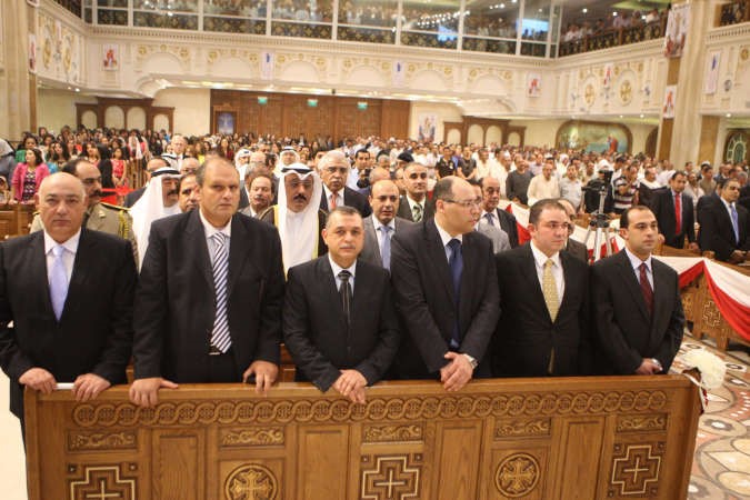 اركان السفارة والقنصلية المصرية خلال القداس