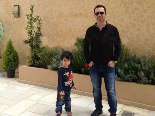 شاهد أحدث صورة لوائل جسار مع ابنه 