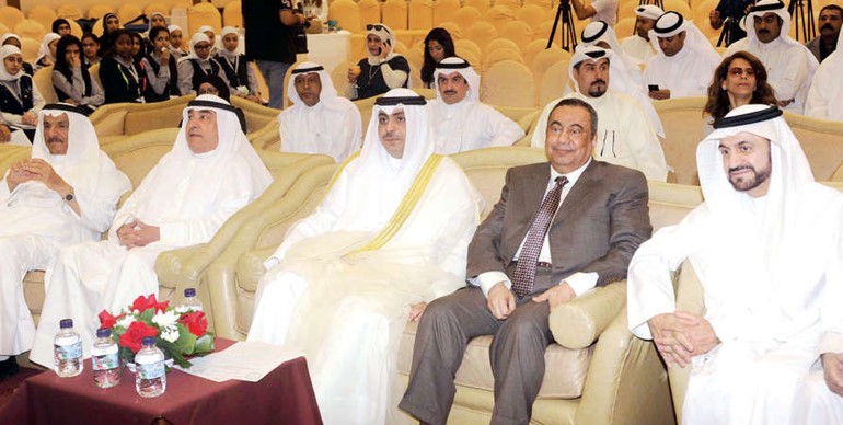الشيخ احمد المشعل متوسطا د خالد السهلاوي ود فاضل صفر وم جاسم البدر