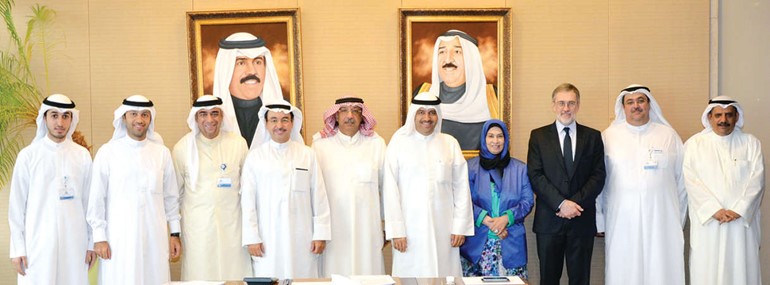 الشيخ محمد الجراح مع اعضاء مجلس ادارة الدولي﻿