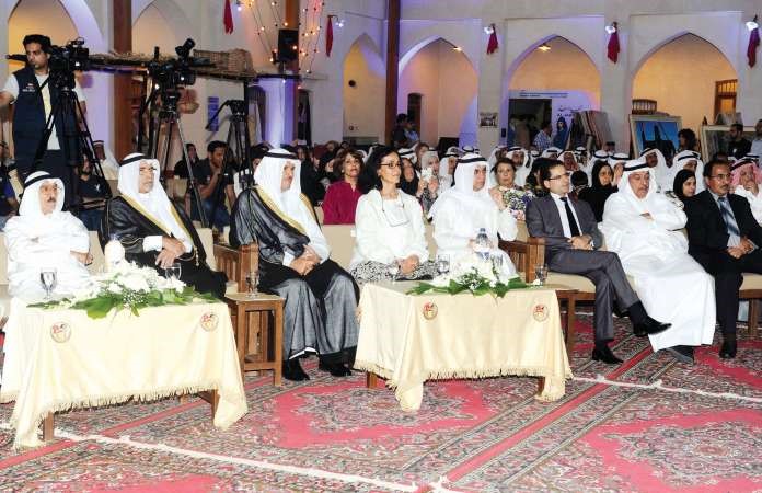 الشيخ سلمان الحمود واحمد المليفي والشيخة امثال الاحمد 