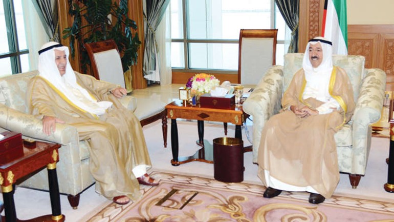 صاحب السمو الامير الشيخ صباح الاحمد مستقبلا علي الغانم ﻿
