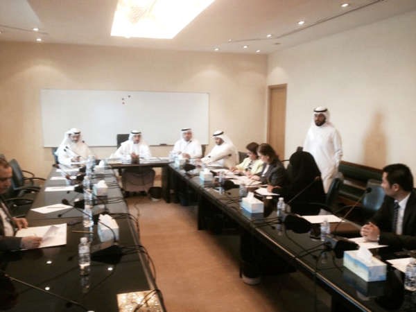 دمنصور الخرينج خلال ترؤسه الاجتماع﻿