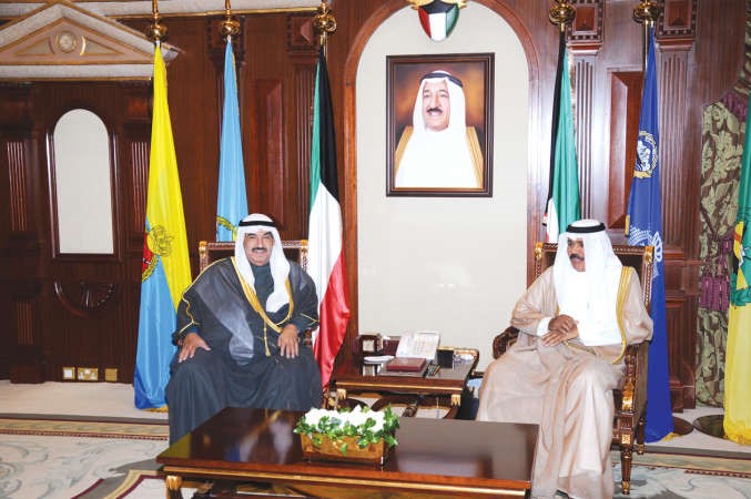 سمو ولي العهد الشيخ نواف الاحمد مستقبلا سمو الشيخ ناصر المحمد﻿