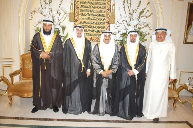 جاسم الخرافي وكامل العوضي يباركان حمدي شوقي