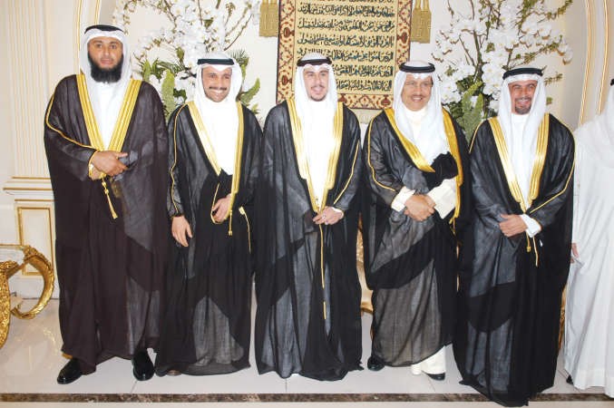 سمو الشيخ جابر المبارك ومرزوق الغانم يقدمان التهاني