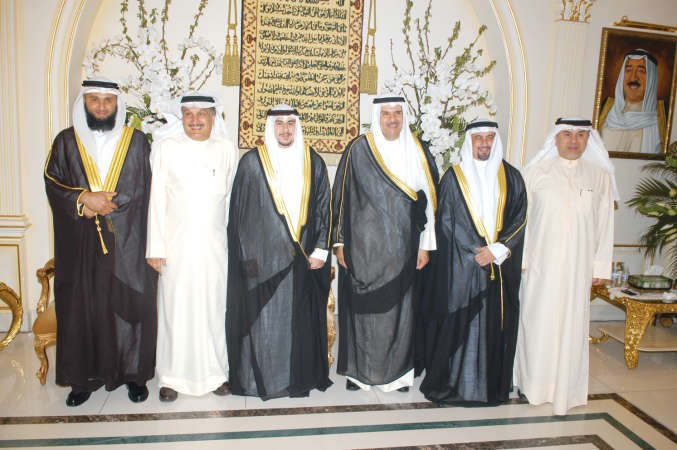 عبدالله التميمي والشيخ سلمان الحمود وكامل العوضي يباركون
