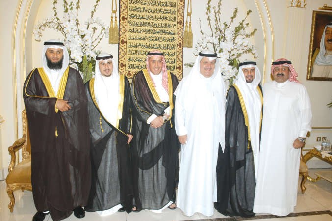 الشيخ احمد اليوسف وعيسى الكندري والشيخ فيصل المالك يباركون