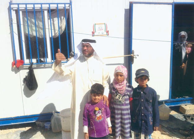 الحيدر مع الايتام في مخيم الزعتري بالاردن﻿