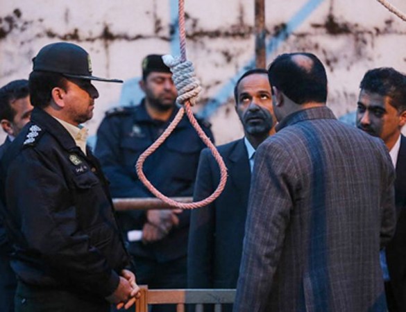 عائلة تعفو عن قاتل ابنها وإسعافه بعد ثلاث دقائق من تنفيذ الاعدام بحقه