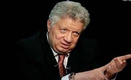 بالفيديو .. مرتضى منصور يطرد مراسلاً صحفياً ويقول له : لو جاي تكلم حبيبتك في التليفون أطلع بره !