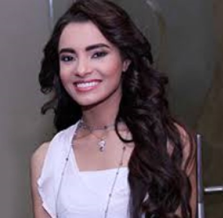 جمهور كارمن سليمان ينتقد هذه الإطلالة.. 