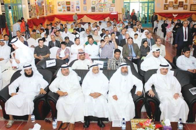 الشيخ خالد العبدالله وصالح الطيار وديوسف السند وحسن دياب وجابر الوندة يتابعون فقرات الحفل﻿