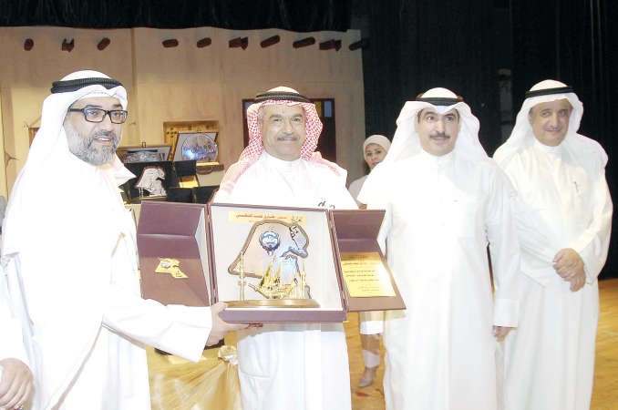 تكريم الشطي بحضور المشعان والداحس﻿