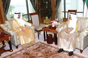 صاحب السمو الامير الشيخ صباح الاحمد لدى استقباله رئيس مجلس الامة مرزوق الغانم﻿