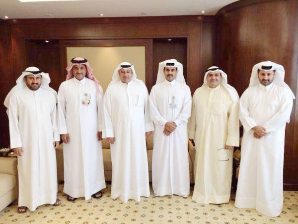 ناصر المضف وجمال اللوغاني عقب توقيع العقد مع قيادات قطر غاز﻿