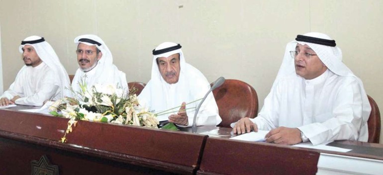 عادل عبدالمحسن الصبيح خلال عمومية اجوان الخليج العقارية 
