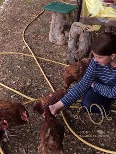 بالصور.. ماجدة الرومي تقضي يوماً ريفياً بين أحضان الطبيعة