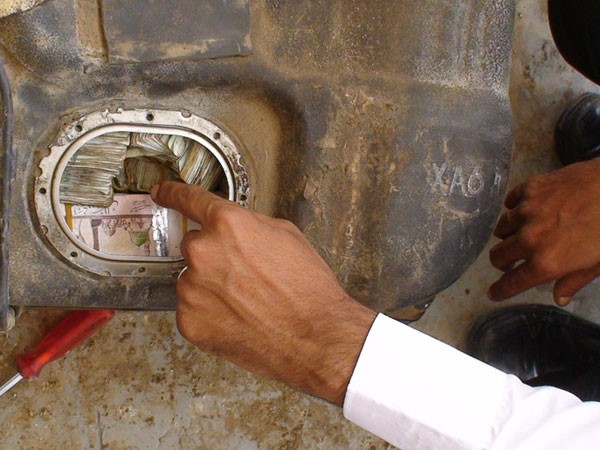 بالصور.. إحباط تهريب 4.5 مليون ريـال