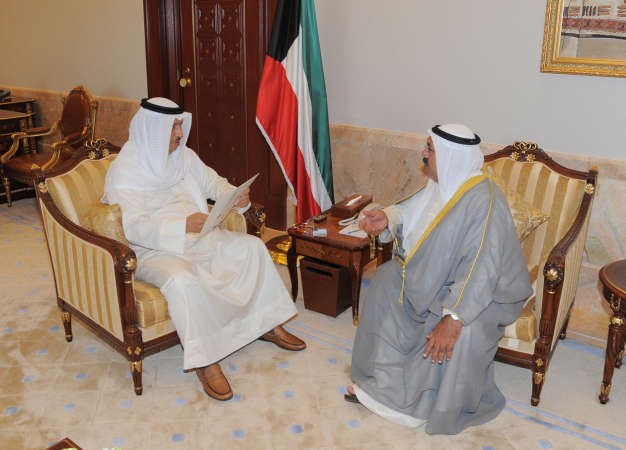 سمو رئيس الوزراء الشيخ جابر المبارك خلال استقباله الشيخ ناصر صباح الاحمد ﻿