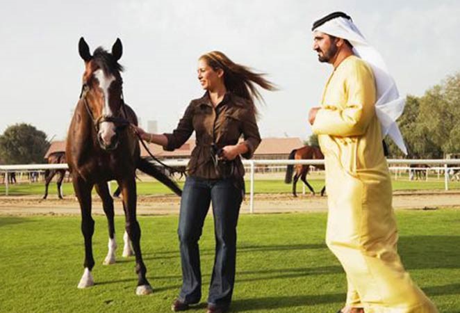 بالصور.. الأميرة هيا.. في عشق الفروسية والخيل