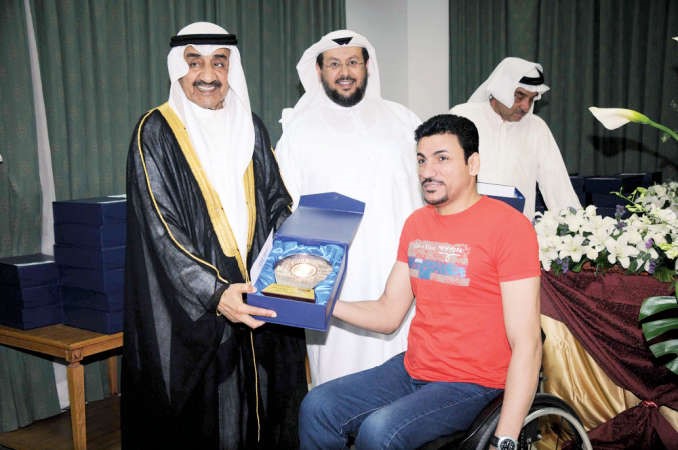 تكريم احد ذوي الاحتياجات الخاصة