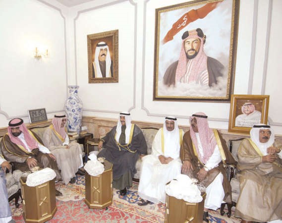 سمو الشيخ ناصر المحمد مرحبا بصاحب السموالملكي الامير بدر بن عبدالمحسن بحضور الشيخ احمد الصباح
﻿﻿والشيخ شملان العبدالعزيز والشيخ جابر الخالد والشيخ دسالم الجابر﻿