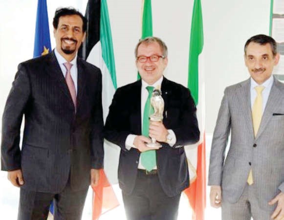  الشيخ علي الخالد مع رئيس اقليم لومبارديا روبيرتو ماروني ﻿