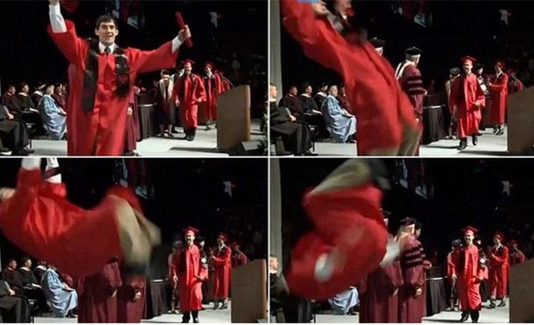 فيديو طريف.. قَفَز محتفلاً بتخرّجه من الجامعة.. شاهد ماذا حدث له