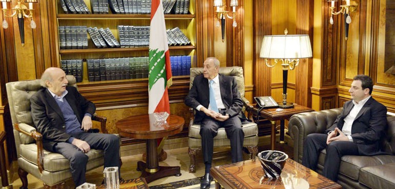 رئيس البرلمان نبيه بري مستقبلا النائب وليد جنبلاط بحضور الوزير وائل ابو فاعور قبيل تاجيل جلسة انتخاب الرئيس في مجلس النواب امس محمود الطويل