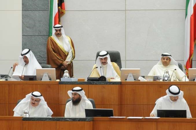 رئيس مجلس الامة مرزوق الغانم ونائبه مبارك الخرينج وامين السر يعقوب الصانع مع الشيخ صباح الخالد على المنصة وتبدو الامانة العامة هاني الشمري