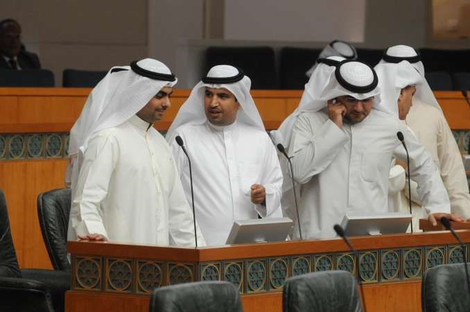 دعبدالكريم الكندري وسيف العازمي ورياض العدساني