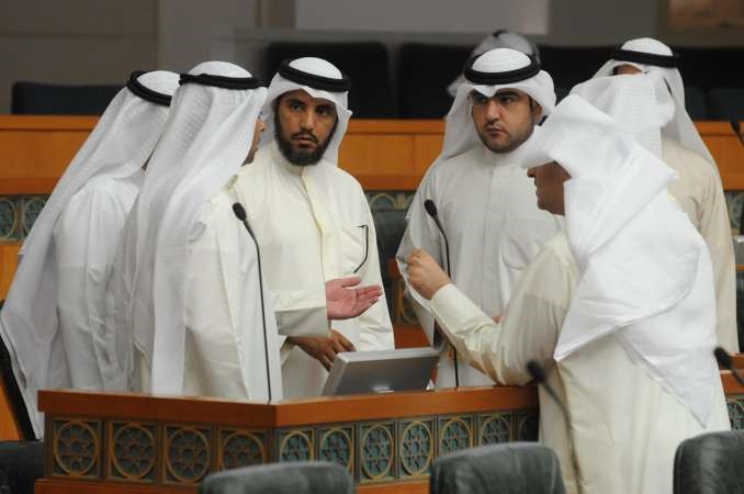 دعبدالكريم الكندري ودحسين قويعان ورياض العدساني ومشاورات الاستقالة