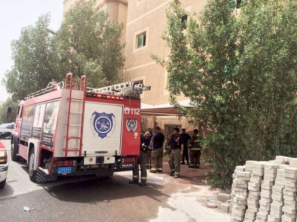 عربة اطفاء خارج المنزل حيث حدثت الماساة